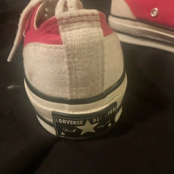 Authentic converse low rise top pink and white shoes - Picture 4 of 10